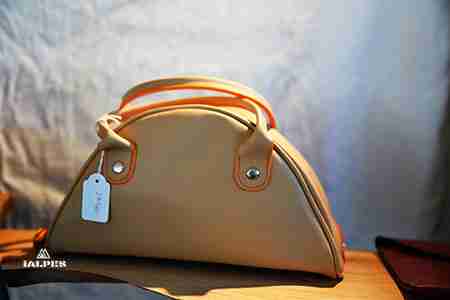 Cuirs du Vuache, sac à main clair