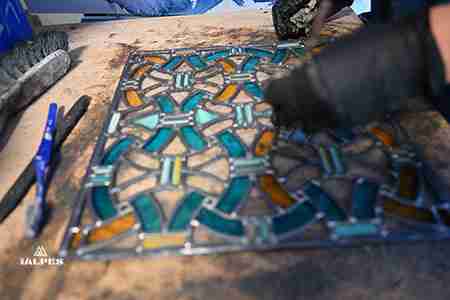 Jointoyage et nettoyage du vitrail