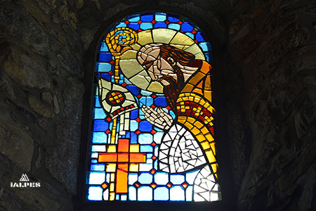 Vitrail d'église moderne