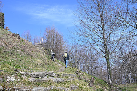 Château d'Allinges par le chemin de randonné