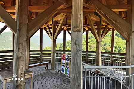 Sommet du donjon du château de Faverges