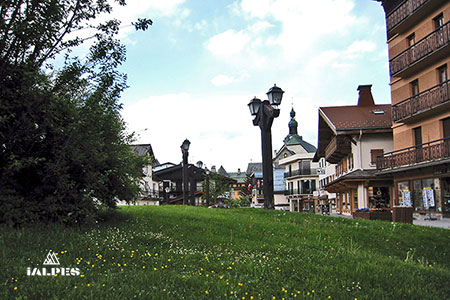 Megève vue du centre en été