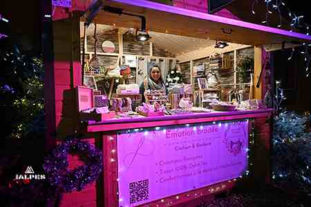 Thonon, exposant Émotion Brodée au marché de Noël