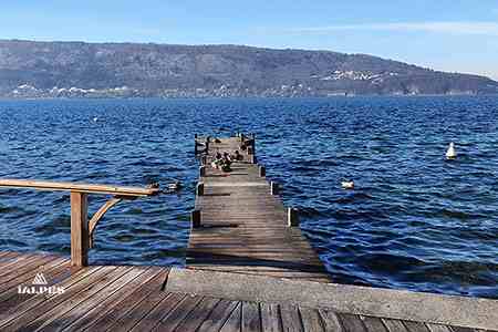 Talloires, ponton en bois