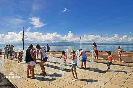 Evian-les-Bains, fontaine musicale