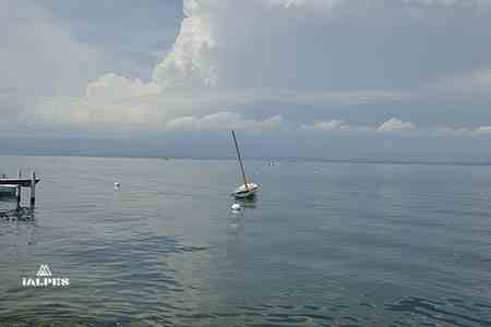 Voilier au port du Léman