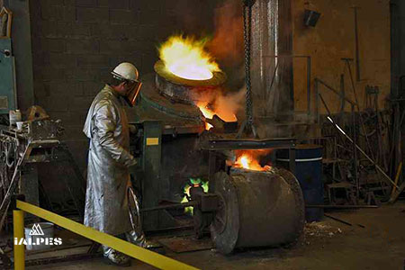 Coulée d'une cloche musée Paccrd, Haute-Savoie