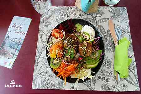 Déjeuner au Jardin des Cimes