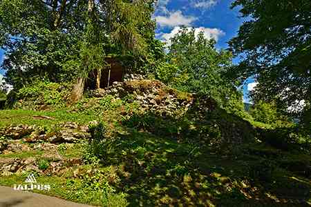 Ruine du château La Jaÿsinia, Samoëns