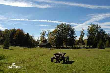 Coin pique-nique arc des Dronières, Cruseilles
