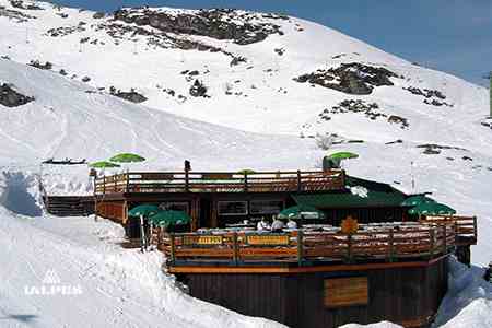 Avoriaz, restaurant sur les pistes